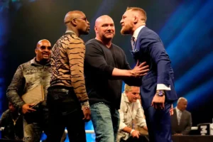 Dana White promotar McGregor vs Mayweather i boxning