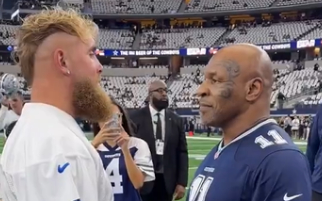 Jake Paul Mike Tyson på NFL match